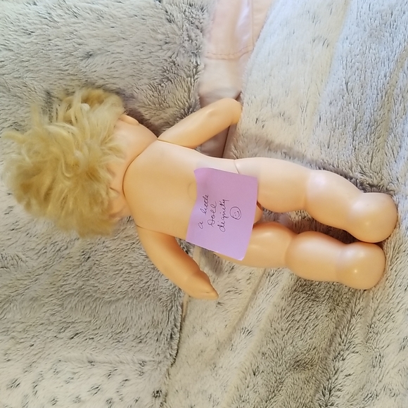 #19 Vinyl 1980's Cabbage Patch Doll 14", signed by Xavier Roberts GUC - Picture 2 of 5